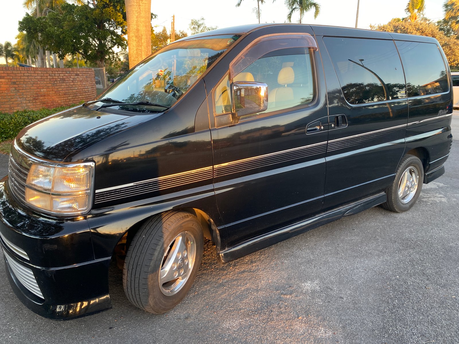 2000 Nissan Elgrand