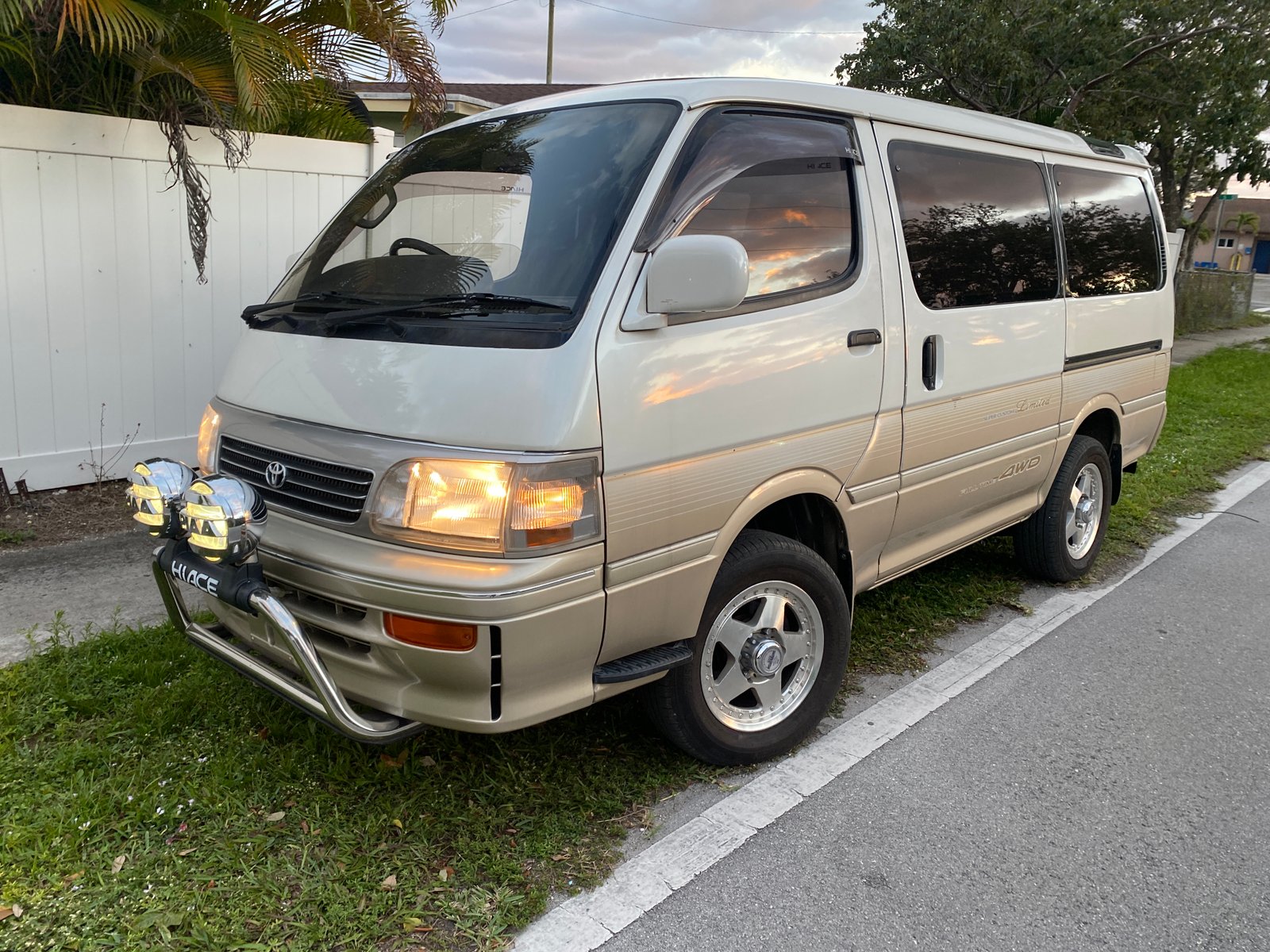 1994 Toyota Hiace Super Custom 4x4 Limited