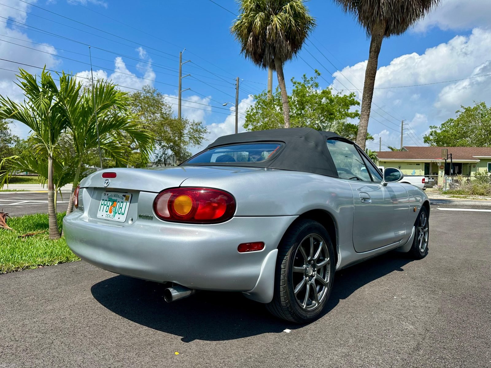 1998 Mazda Roadster — photo 10