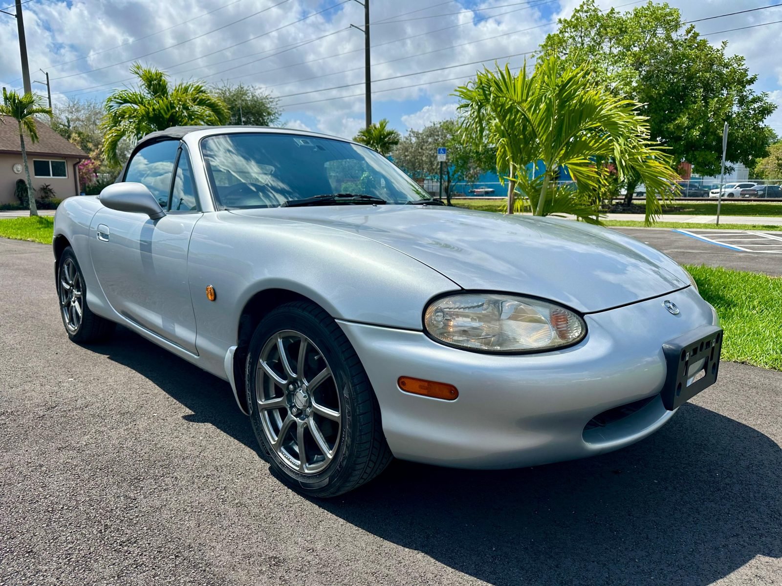 1998 Mazda Roadster — photo 13