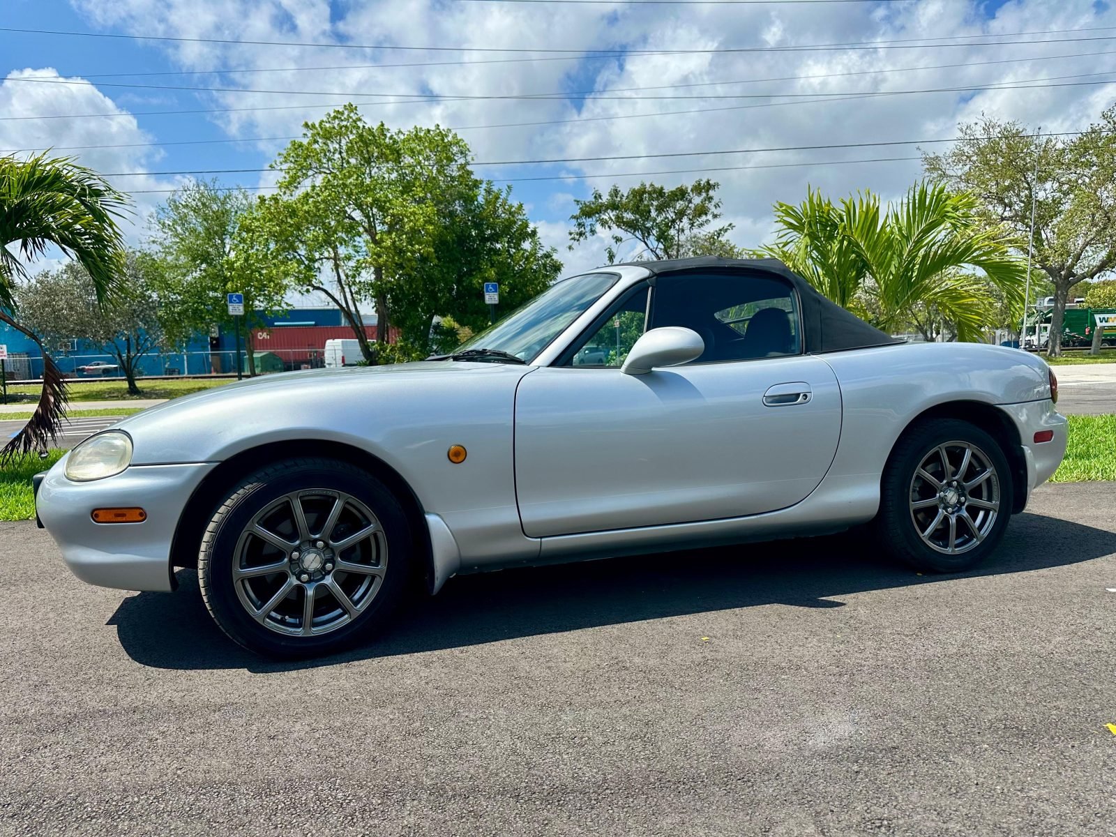 1998 Mazda Roadster — photo 4