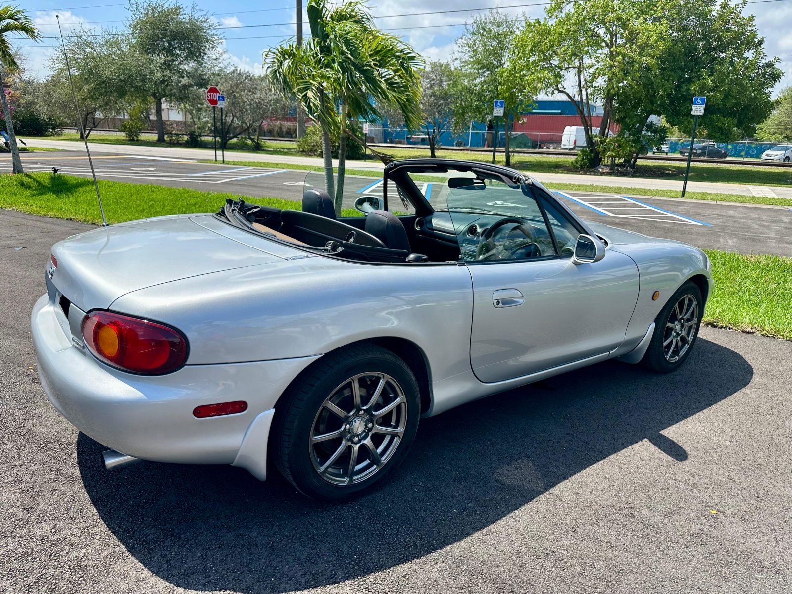 1998 Mazda Roadster — photo 6