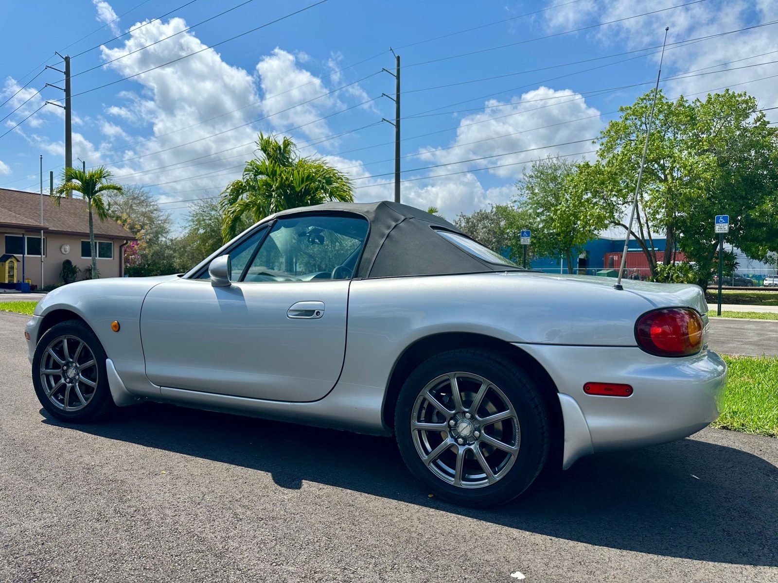 1998 Mazda Roadster — photo 7
