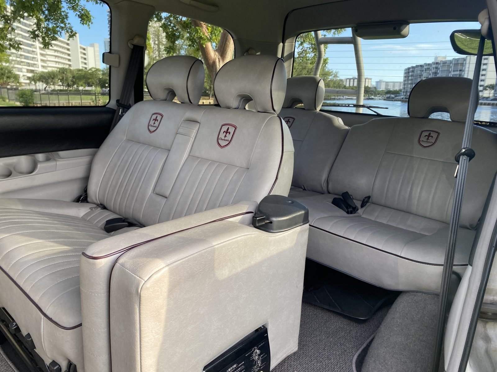 1999 Mitsubishi Delica — photo 10