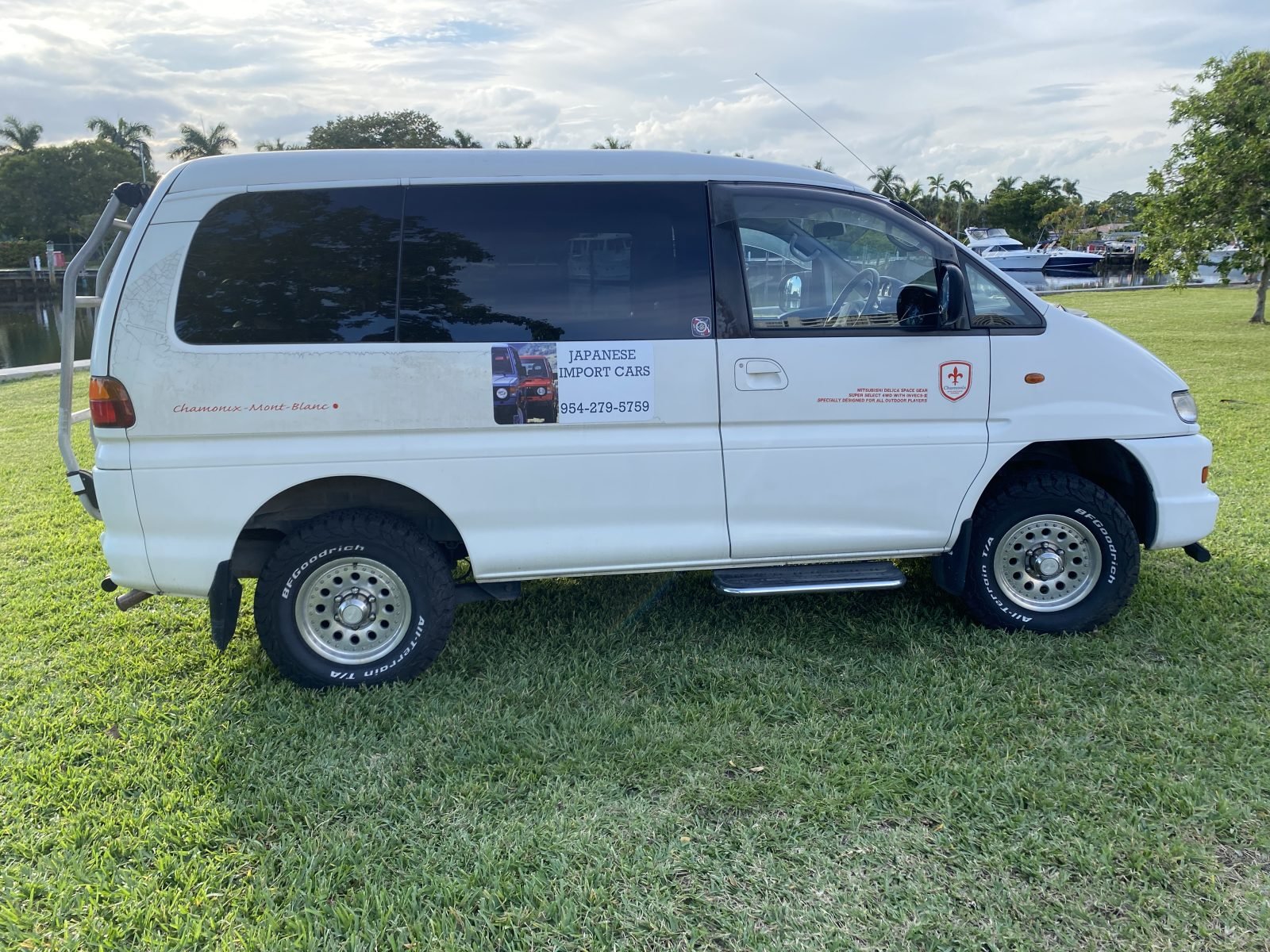 1999 Mitsubishi Delica — photo 15