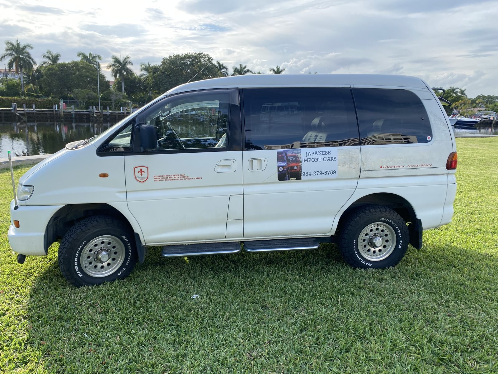 1999 Mitsubishi Delica — photo 17