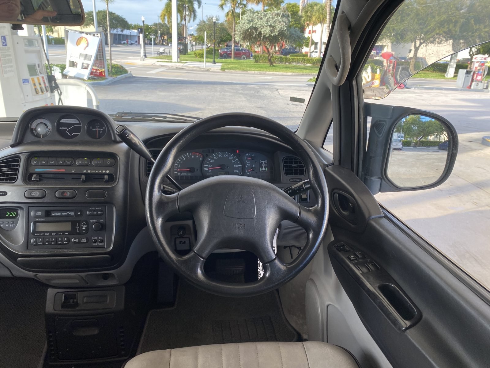 1999 Mitsubishi Delica — photo 5