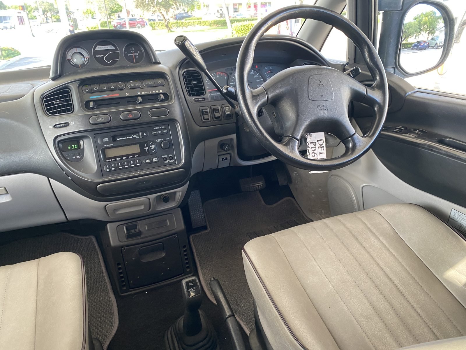 1999 Mitsubishi Delica — photo 6