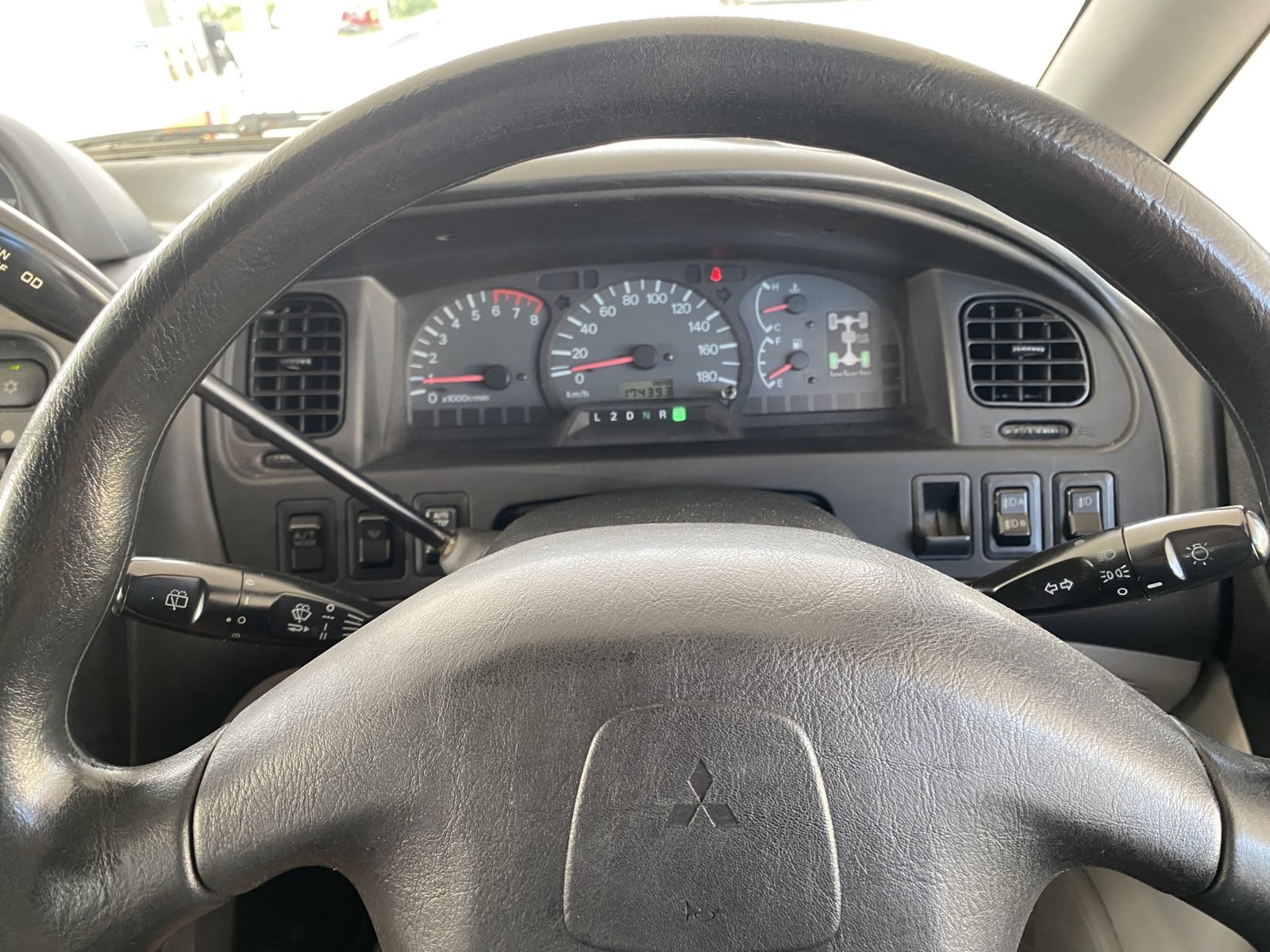 1999 Mitsubishi Delica — photo 9