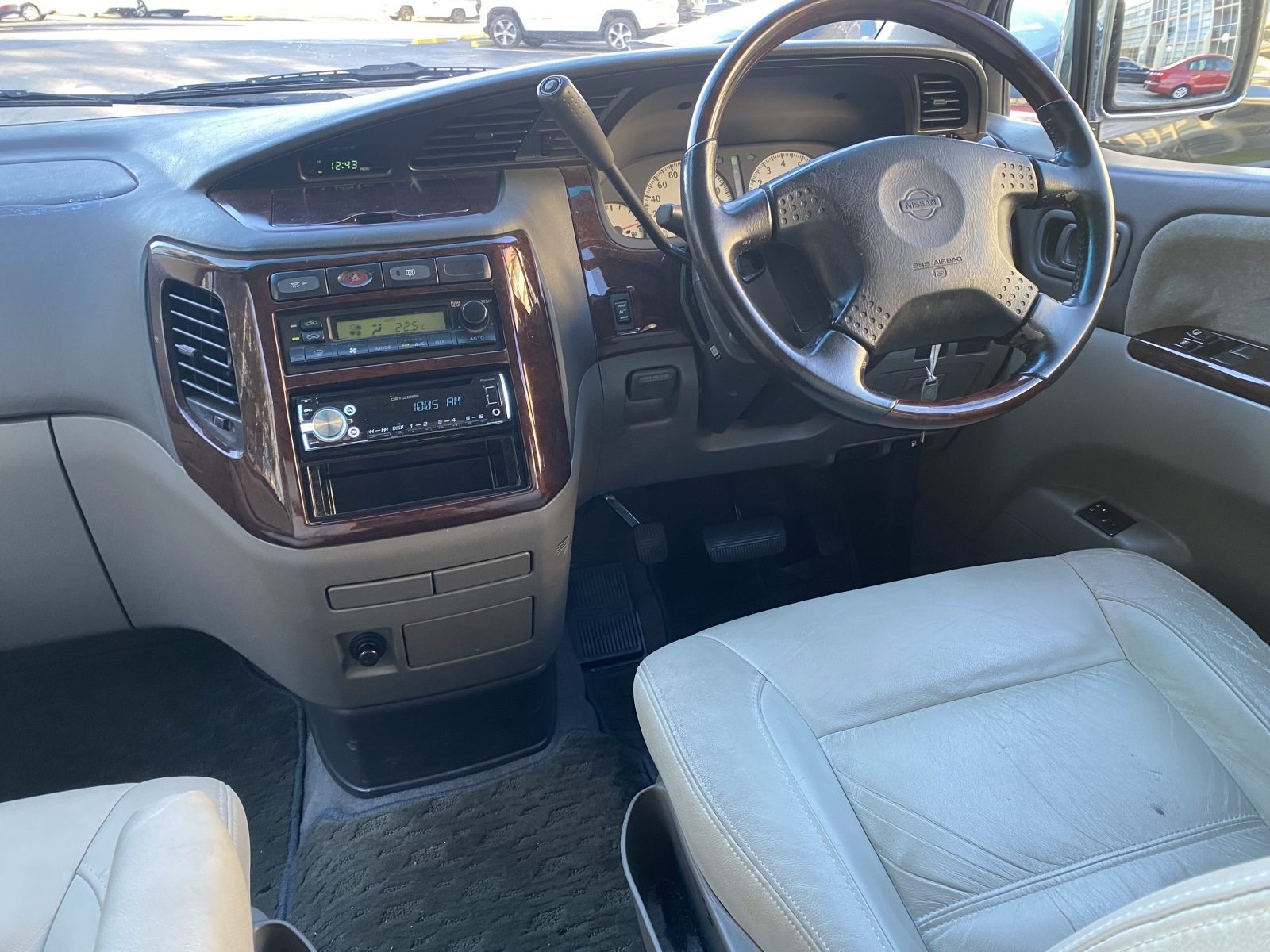 2000 Nissan Elgrand — photo 8