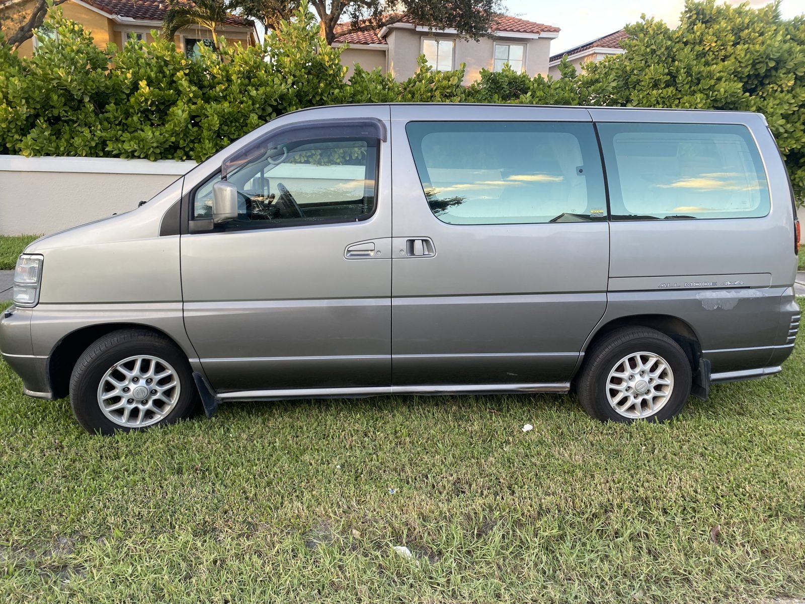 2000 Nissan Elgrand — photo 5