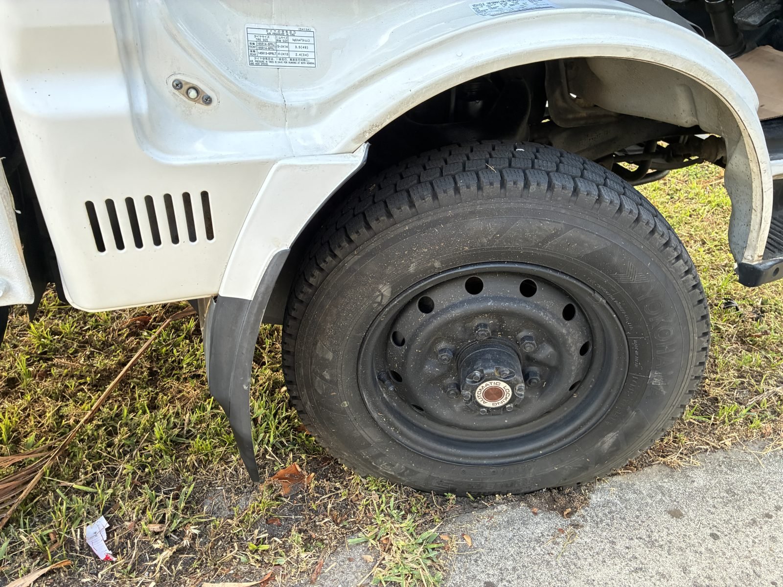 1997 Nissan Vanette Truck — photo 12