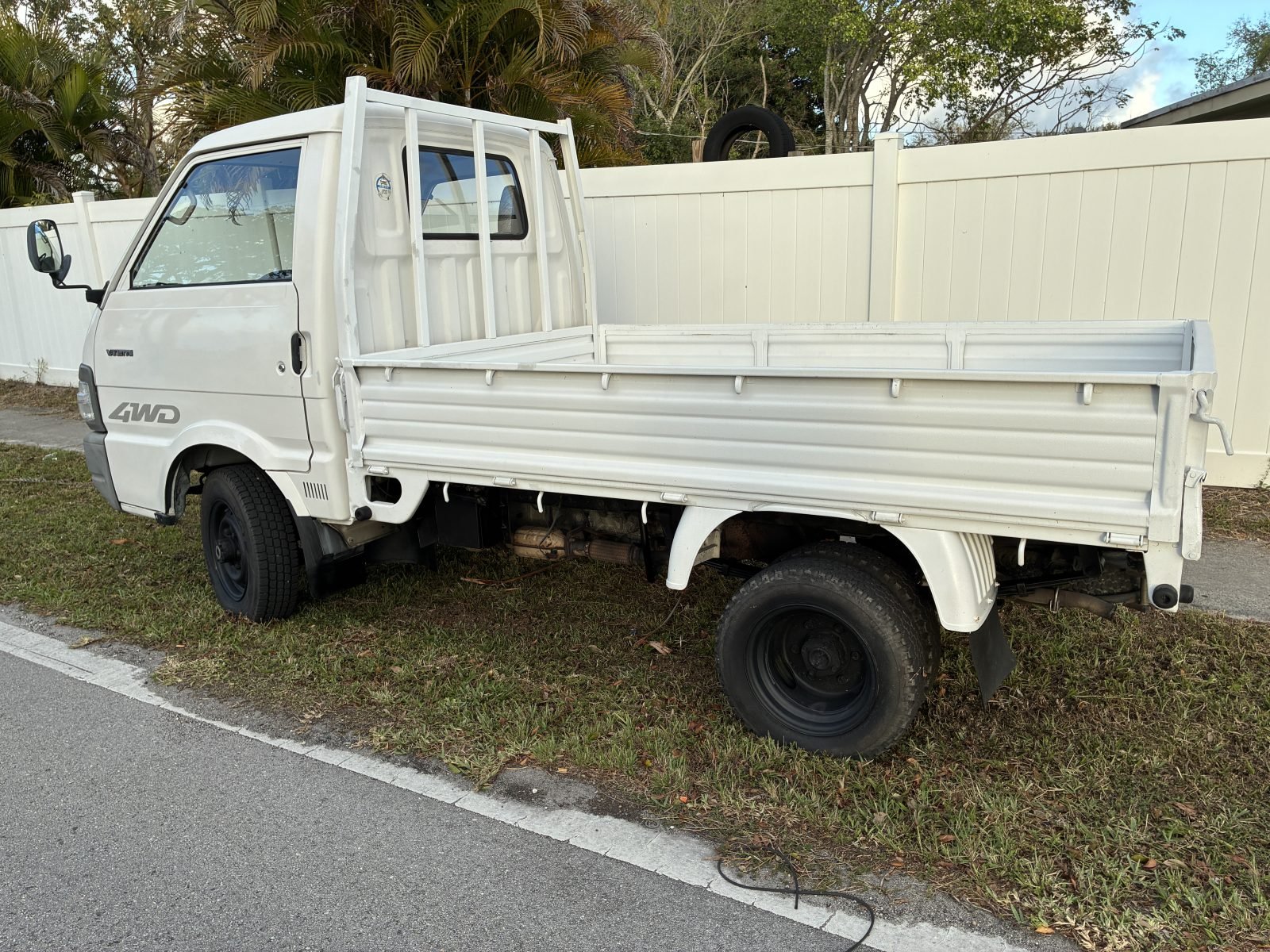 1997 Nissan Vanette Truck — photo 4