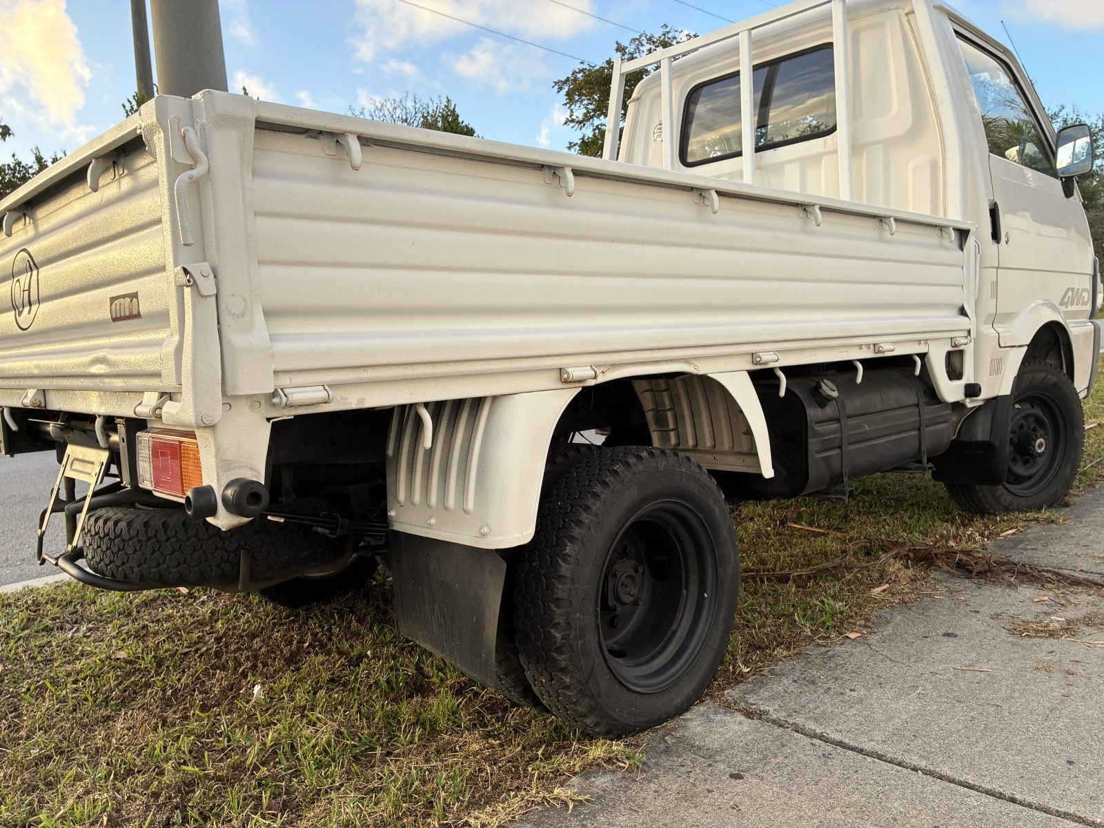 1997 Nissan Vanette Truck — photo 8