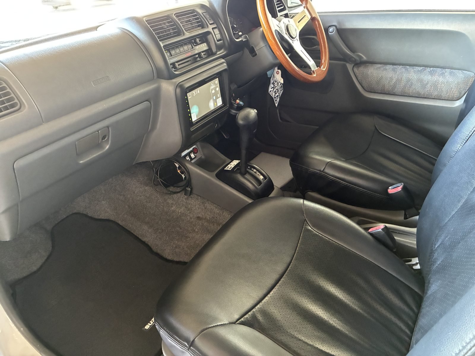 1998 Suzuki Jimmy Turbo 4X4 — photo 8