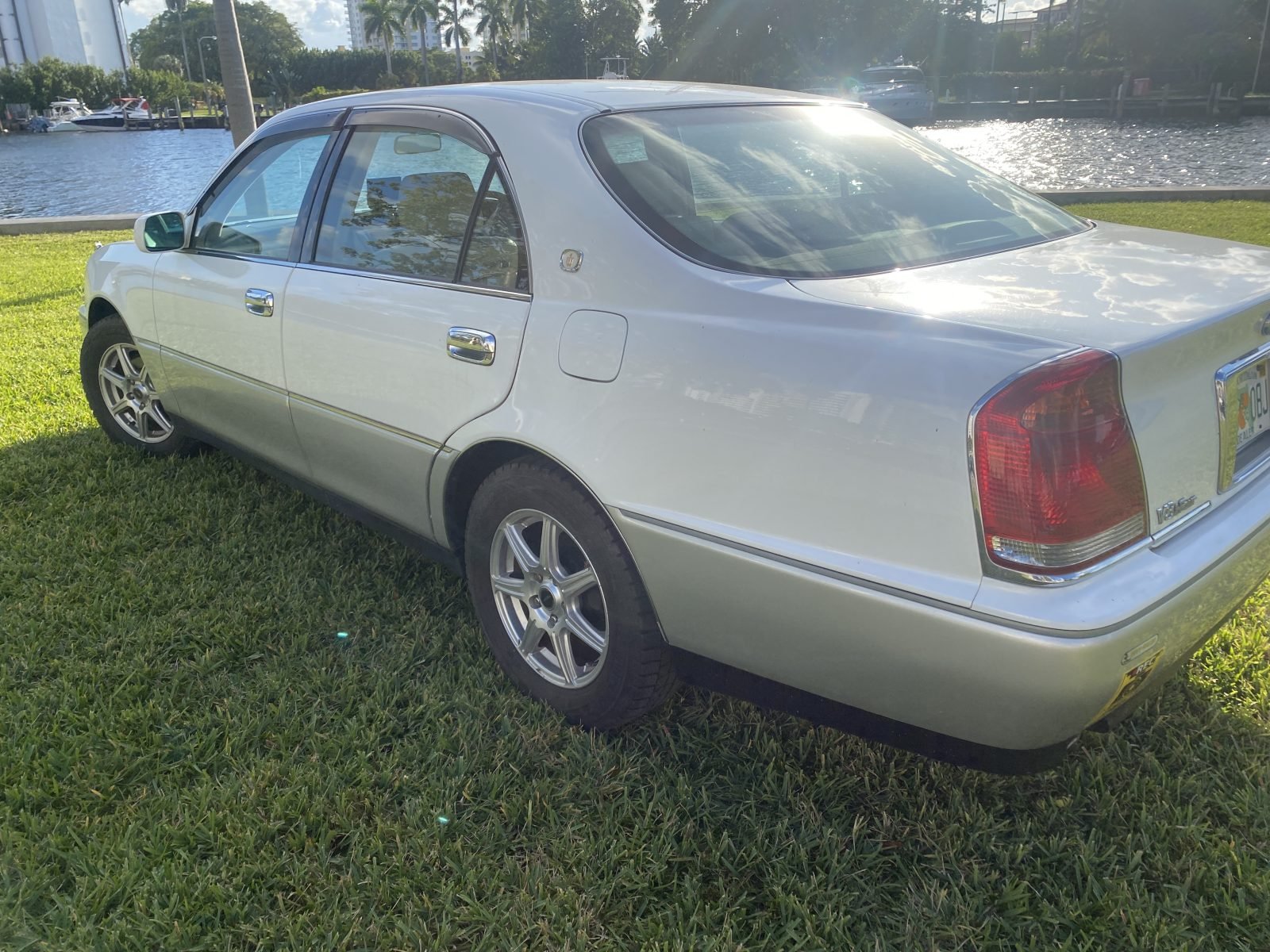 1999 Toyota Crown Majesta — photo 3
