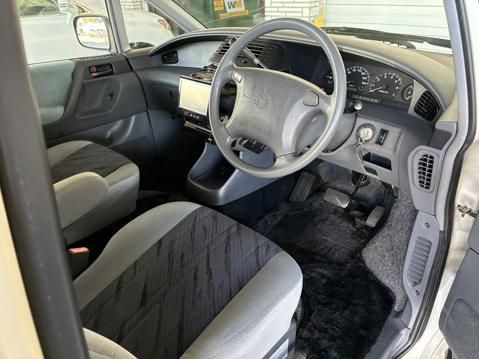 1999 Toyota Estima Emina — photo 13