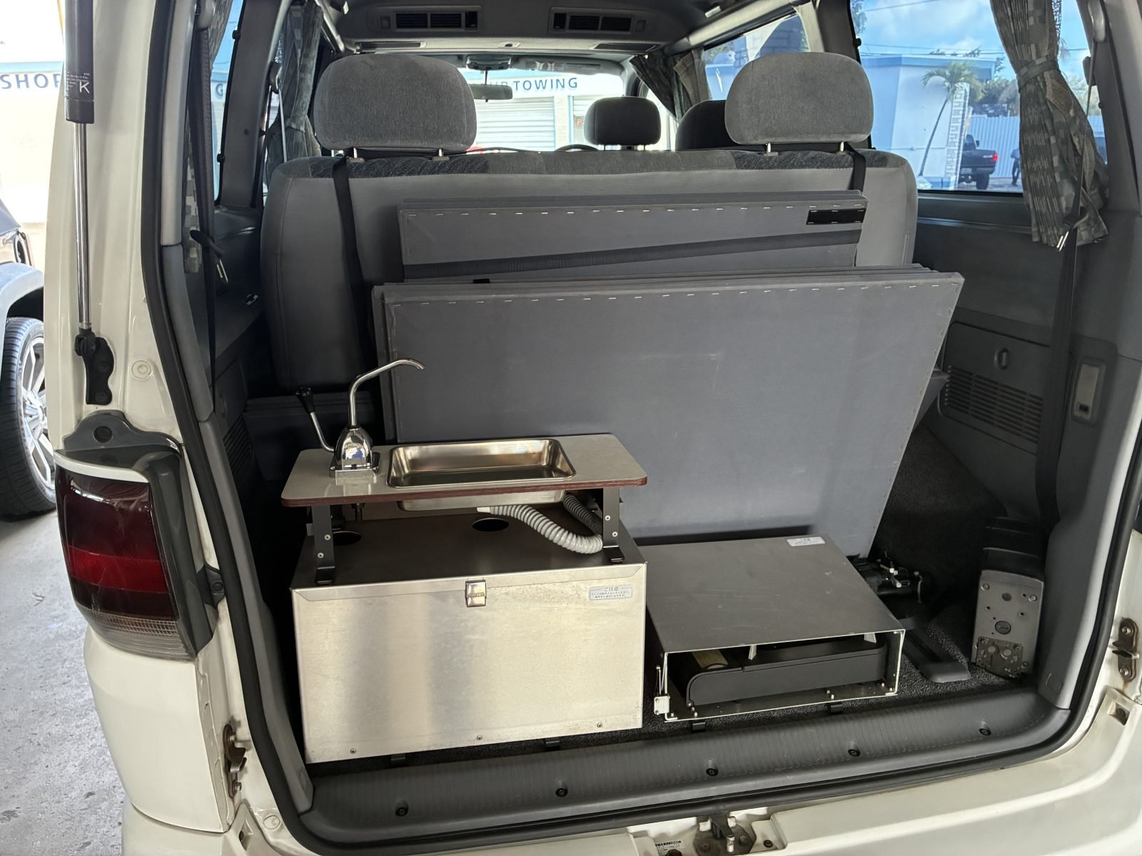 1997 Toyota Hiace Regius 4x4 — photo 3