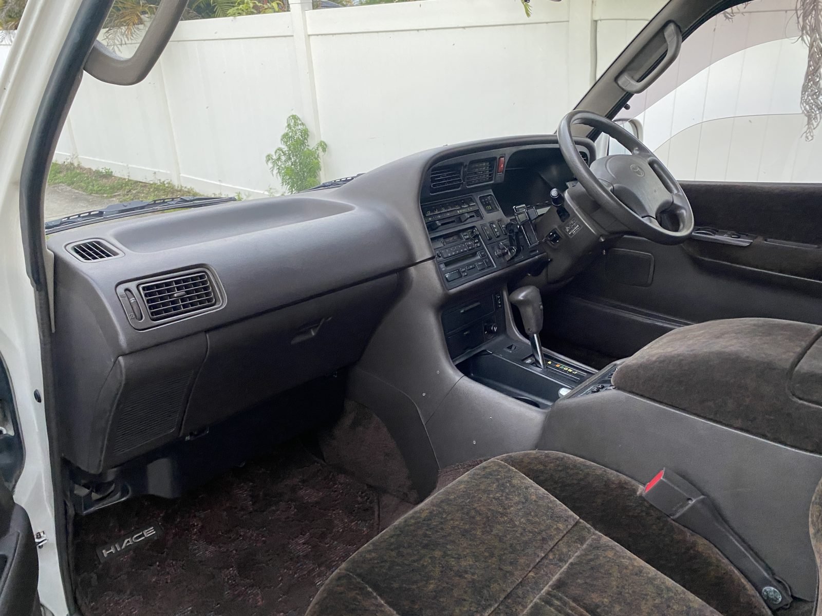 1994 Toyota Hiace Super Custom 4x4 Limited — photo 15