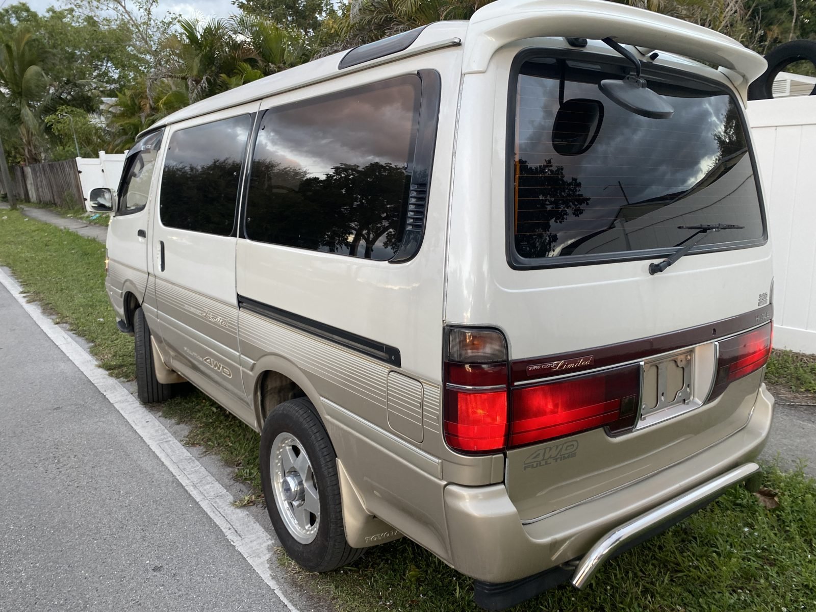 1994 Toyota Hiace Super Custom 4x4 Limited — photo 5