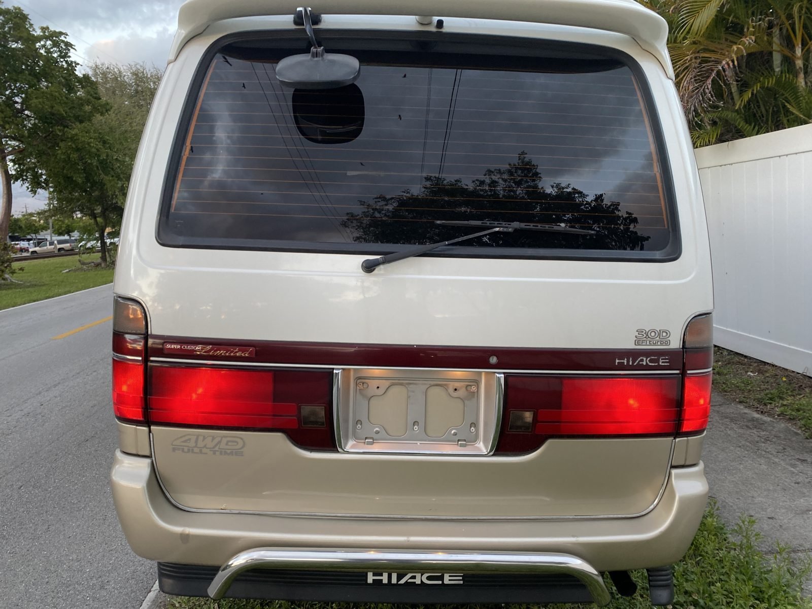 1994 Toyota Hiace Super Custom 4x4 Limited — photo 6