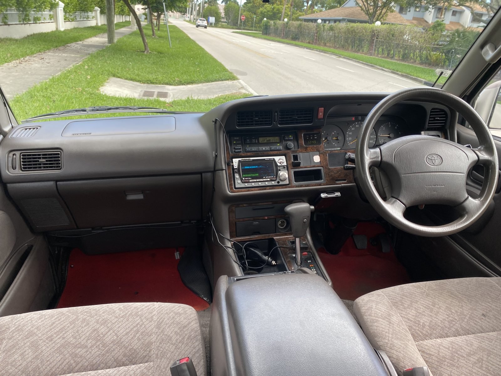1999 Toyota Hiace Super Custom 4x4 — photo 16