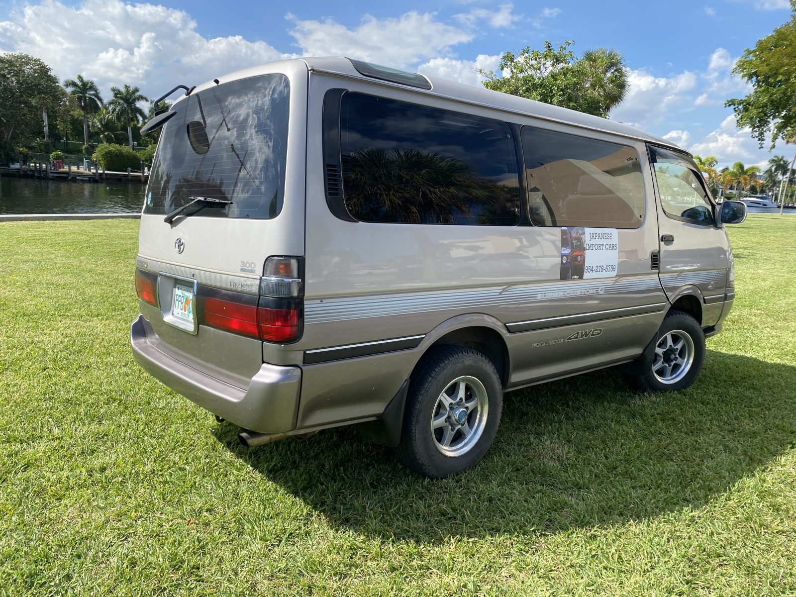 1999 Toyota Hiace Super Custom 4x4 — photo 19