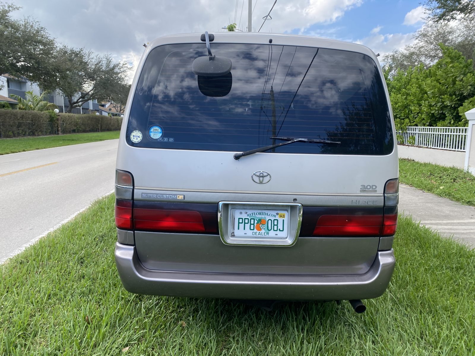 1999 Toyota Hiace Super Custom 4x4 — photo 4