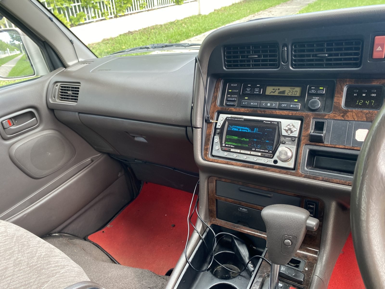 1999 Toyota Hiace Super Custom 4x4 — photo 9