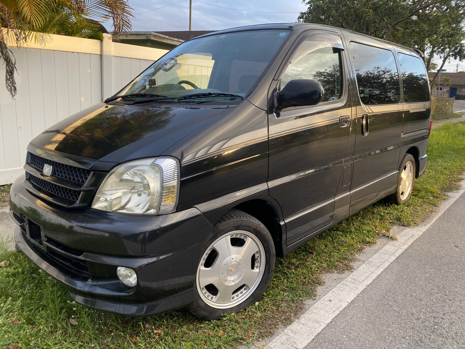 1999 Toyota Hiace Touring — JDM Auto Miami