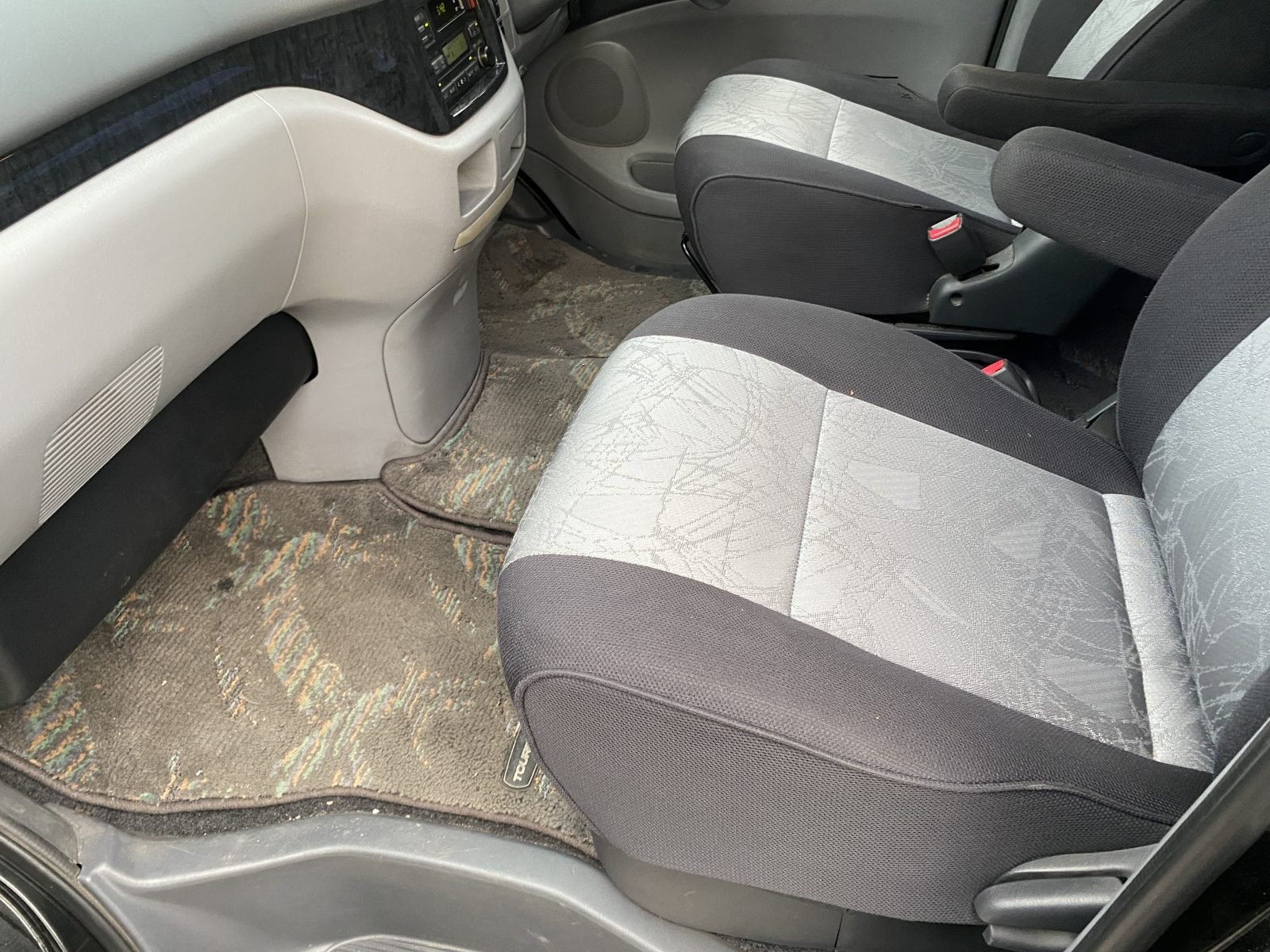 1999 Toyota Hiace Touring — photo 14