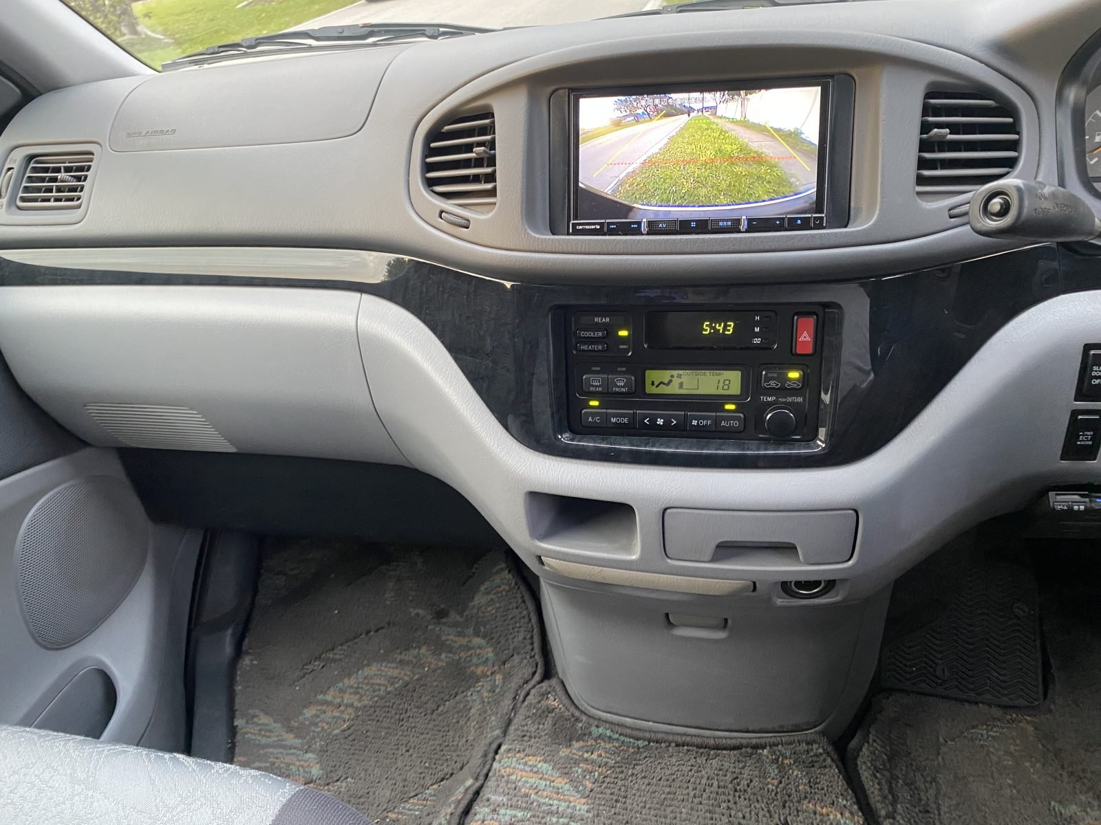 1999 Toyota Hiace Touring — photo 16