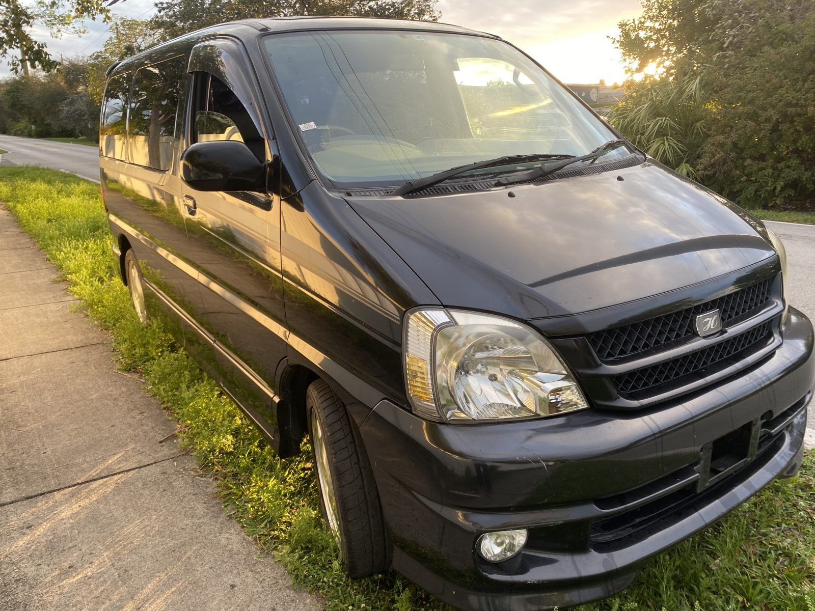 1999 Toyota Hiace Touring — photo 6