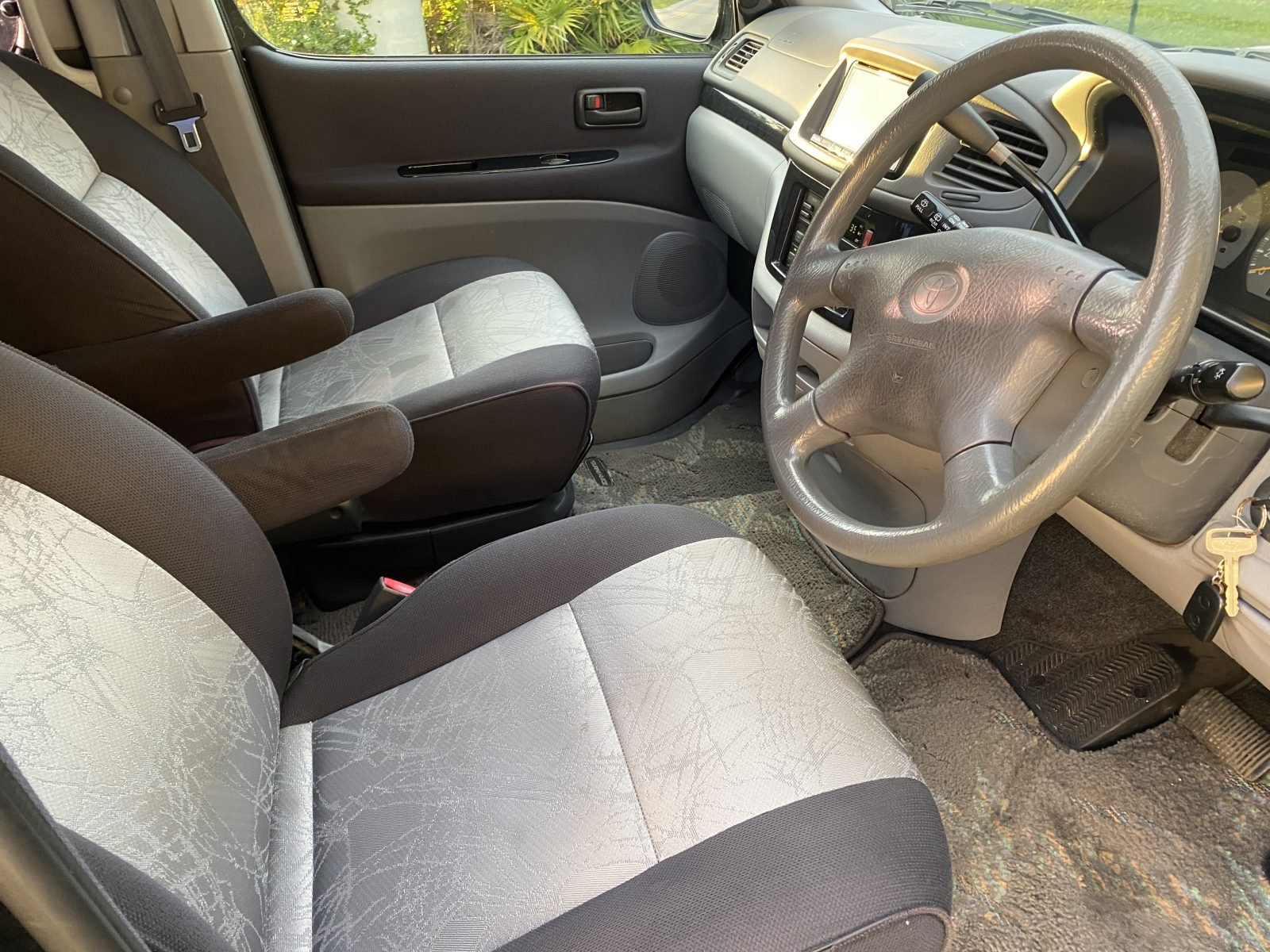 1999 Toyota Hiace Touring — photo 8